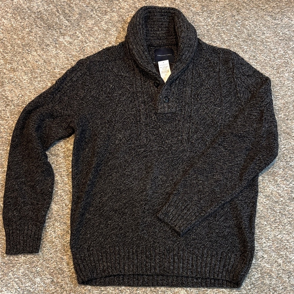 Men’s American Eagle outfitter sweater 2-button, size L NWT